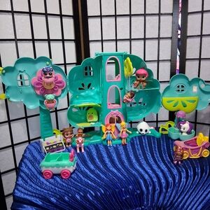 Treehouse  Playset with Figures